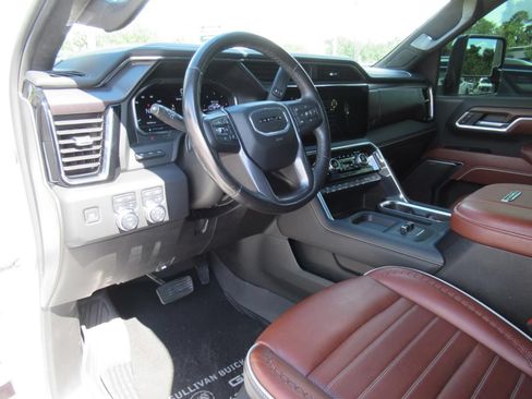 Used 2024 GMC Sierra 3500 Denali Ultimate AWD/4WD image 18