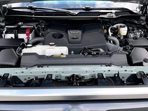 Used 2024 Toyota Tundra Limited image 11