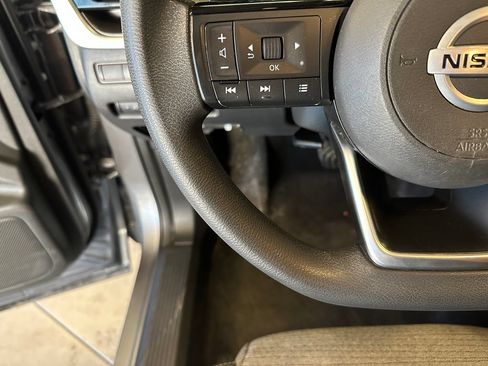 Used 2021 Nissan Rogue SV AWD/4WD image 11