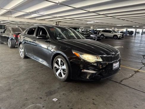 Used 2019 Kia Optima S FWD image 3