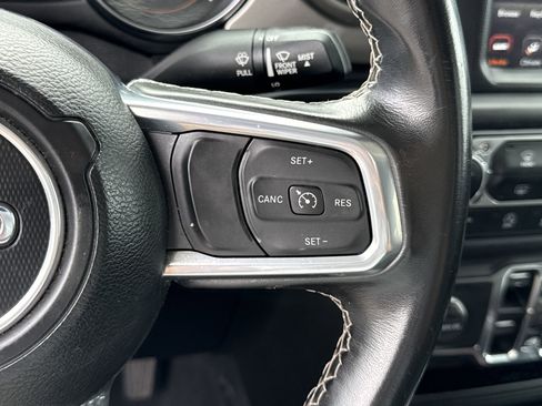 Used 2021 Jeep Gladiator Overland image 28