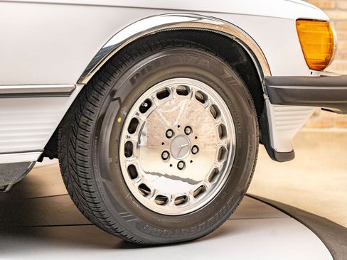 Used 1987 Mercedes-Benz 560 SL image 18