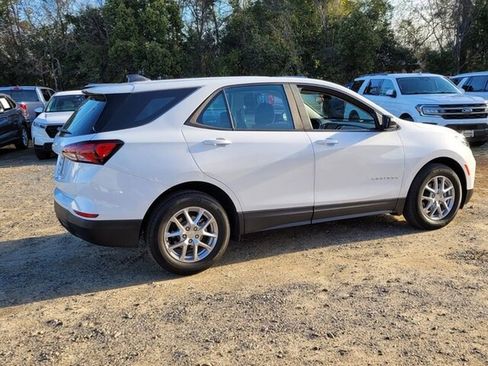 Used 2022 Chevrolet Equinox LS image 11