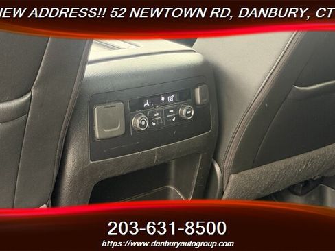 Used 2019 GMC Yukon XL SLT AWD/4WD image 31