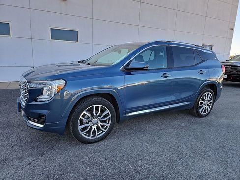 Used 2024 GMC Terrain Denali image 2