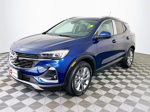 Used 2023 Buick Encore GX Essence w/ Experience Buick Package FWD image 3