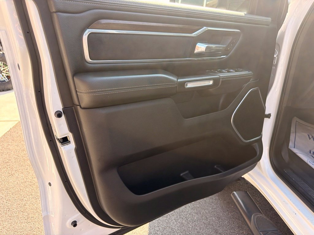 Used 2022 RAM 1500 Laramie AWD/4WD image 11
