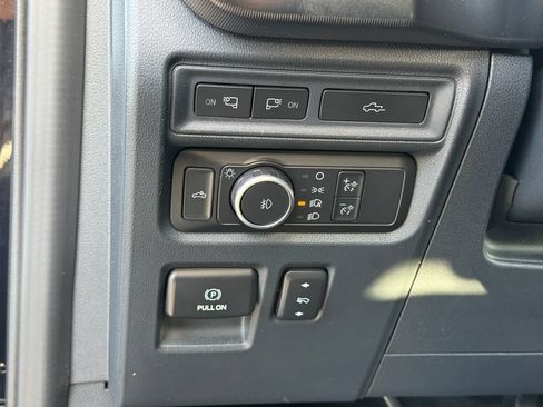 Used 2022 Ford F150 Platinum w/ Equipment Group 701A High AWD/4WD image 25