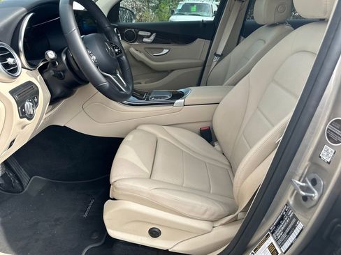 Certified 2022 Mercedes-Benz GLC 300 w/ Premium Package Lite image 18