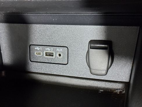 Used 2023 Nissan Sentra SR w/ Midnight Edition Package FWD image 41