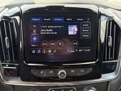 Used 2023 Chevrolet Traverse LT FWD image 23