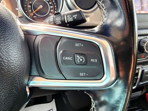 Used 2021 Jeep Wrangler Unlimited Sahara image 24