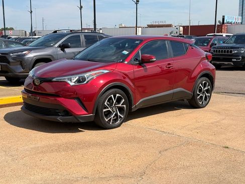 Used 2018 Toyota C-HR XLE FWD image 15