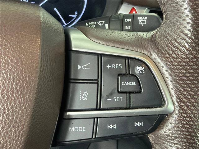 Used 2022 Toyota Sienna Platinum FWD image 27