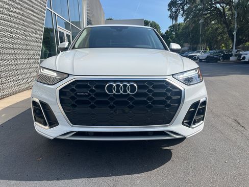 Used 2023 Audi Q5 2.0T Premium w/ Convenience Package AWD/4WD image 2
