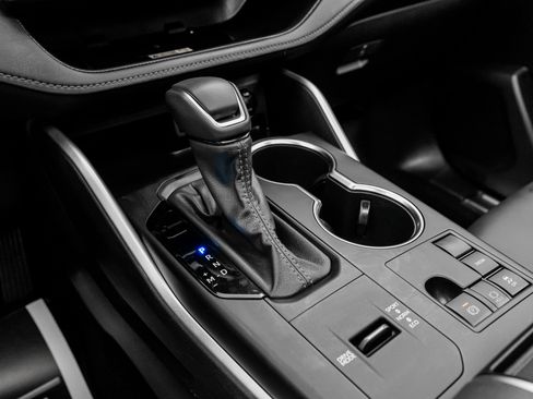 Used 2023 Toyota Highlander XSE image 46