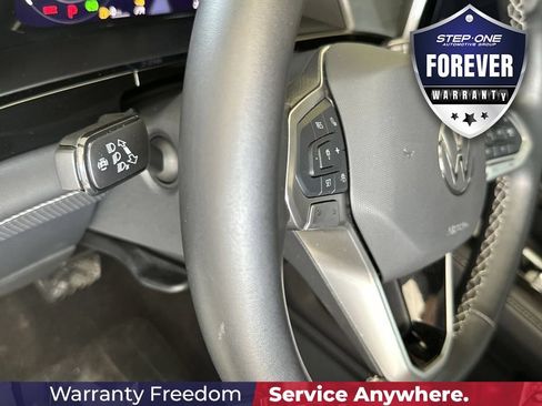 Used 2025 Volkswagen Atlas Cross Sport SE FWD image 20
