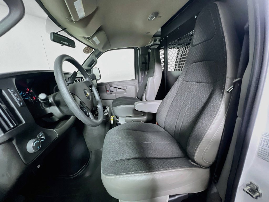 Used 2025 Chevrolet Express 2500 w/ Driver Convenience Package RWD image 14