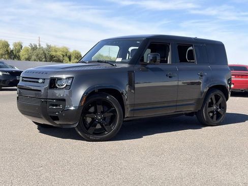 Used 2025 Land Rover Defender 110 X-Dynamic SE image 2