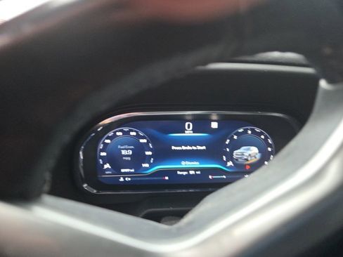 Used 2022 Chevrolet Tahoe Z71 w/ Luxury Package AWD/4WD image 12