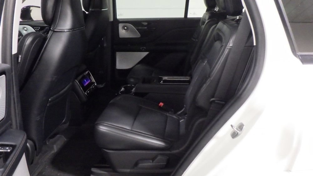 Used 2025 Lincoln Aviator Reserve w/ Equipment Group 201A AWD/4WD image 7