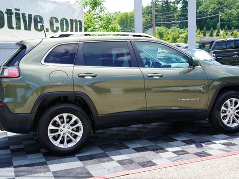 Used 2019 Jeep Cherokee Latitude w/ Popular Appearance Group AWD/4WD image 12