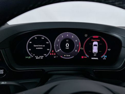 New 2025 Porsche Cayenne image 13