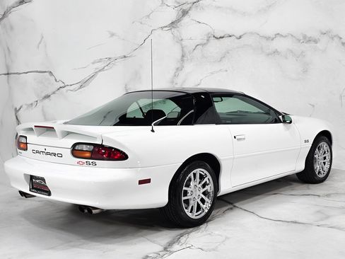 Used 2000 Chevrolet Camaro Z28 w/ SS Performance/Appearance Pkg image 6