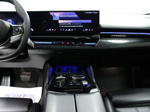 Used 2024 BMW 530i xDrive image 17