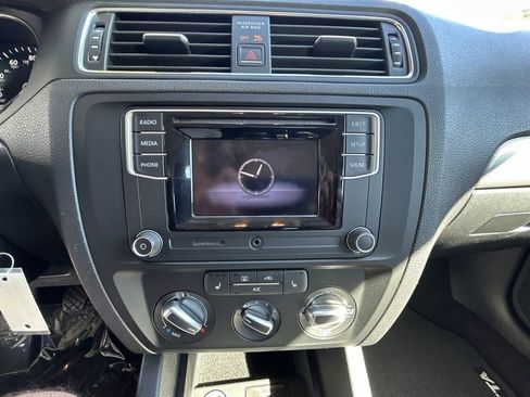 Used 2017 Volkswagen Jetta S w/ Jetta S Cold Weather Package image 17