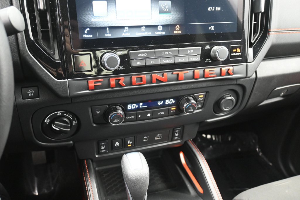 Used 2026 Nissan Frontier PRO-4X AWD/4WD image 16