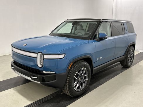Used 2023 Rivian R1S Adventure AWD/4WD image 1
