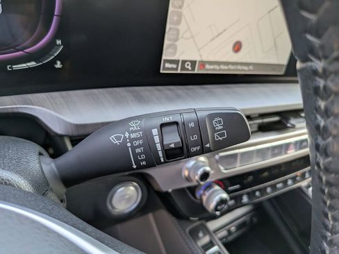 Certified 2023 Kia Telluride EX w/ EX Captain's Chair Package FWD image 34