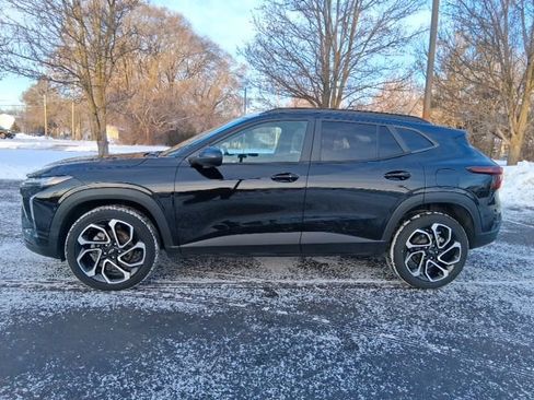 Used 2024 Chevrolet Trax RS w/ Driver Confidence Package image 3