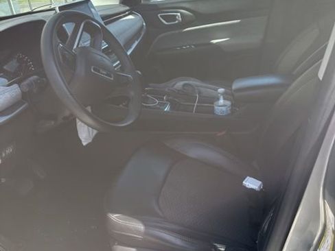 Used 2022 Jeep Compass Latitude image 5