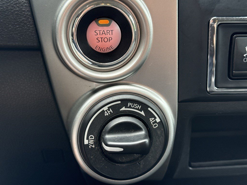 Used 2019 Nissan Titan SV AWD/4WD image 23