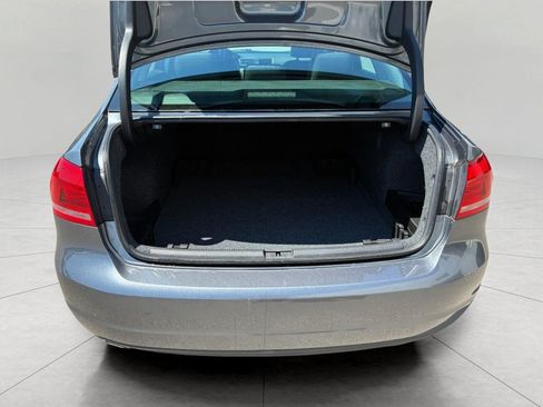 Used 2015 Volkswagen Passat TDI SE FWD image 23
