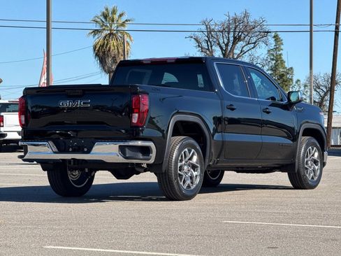 New 2026 GMC Sierra 1500 SLE w/ LPO, Black Badging Package image 5