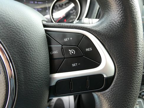 Used 2019 Jeep Compass Sport AWD/4WD image 13