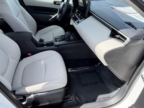 Certified 2026 Toyota Corolla Cross L FWD image 9