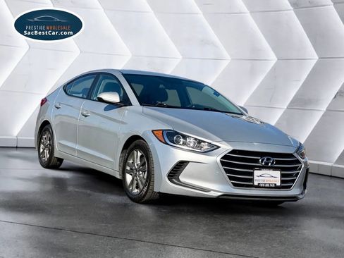 Used 2017 Hyundai Elantra SE image 3