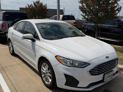 Used 2019 Ford Fusion SE FWD image 18
