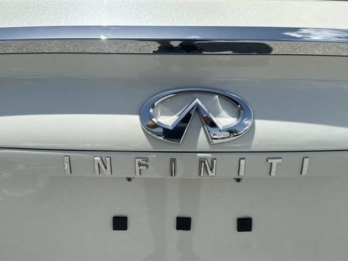 Used 2021 INFINITI QX50 Essential w/ Convenience Package FWD image 9