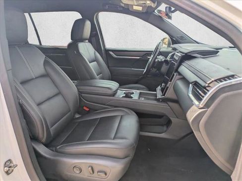 Used 2024 GMC Acadia Elevation image 20