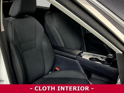 Used 2024 Nissan Rogue S image 27