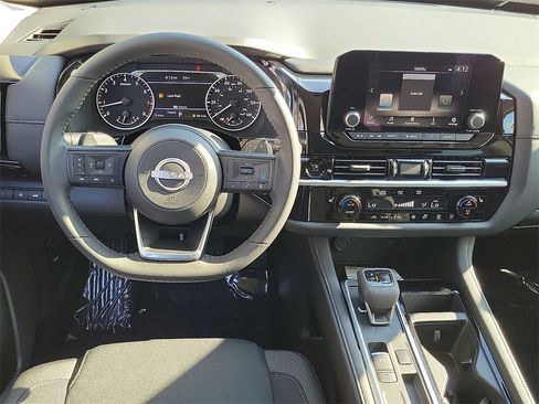 New 2025 Nissan Pathfinder SV image 5