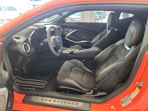 Used 2019 Chevrolet Camaro ZL1 image 8