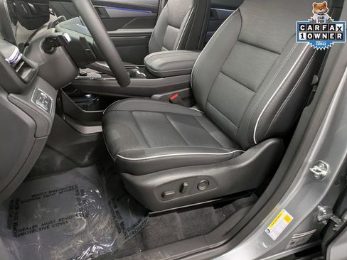 Used 2025 Buick Enclave Sport Touring AWD/4WD image 11