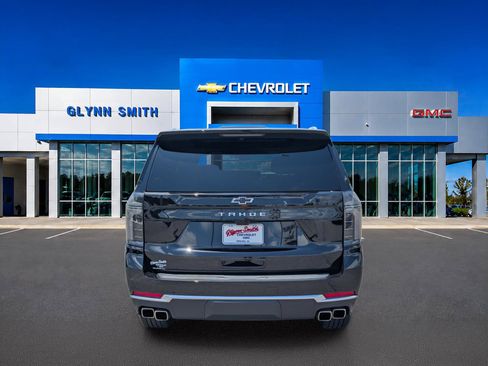 Used 2025 Chevrolet Tahoe High Country AWD/4WD image 9
