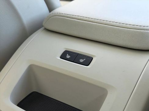 Used 2023 Volvo XC60 T8 Ultimate w/ Climate Package image 14